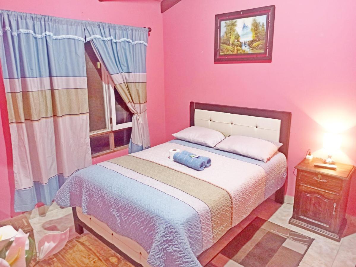 Residencial Moroni - Alojamiento En Cochabamba Bed and Breakfast Eksteriør billede