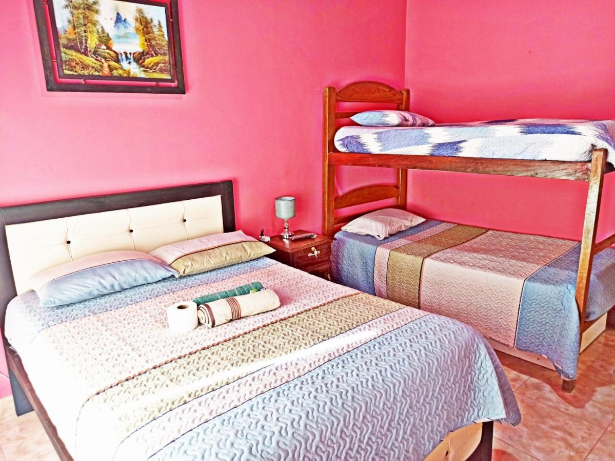 Residencial Moroni - Alojamiento En Cochabamba Bed and Breakfast Eksteriør billede